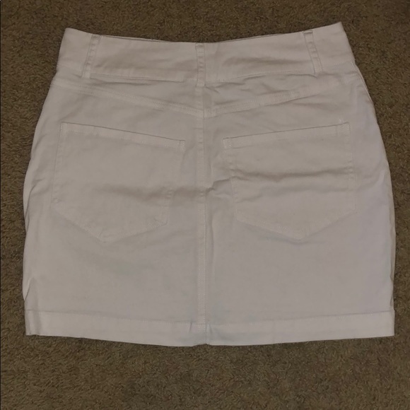WORN ONCE WHITE SKIRT - Picture 2 of 3